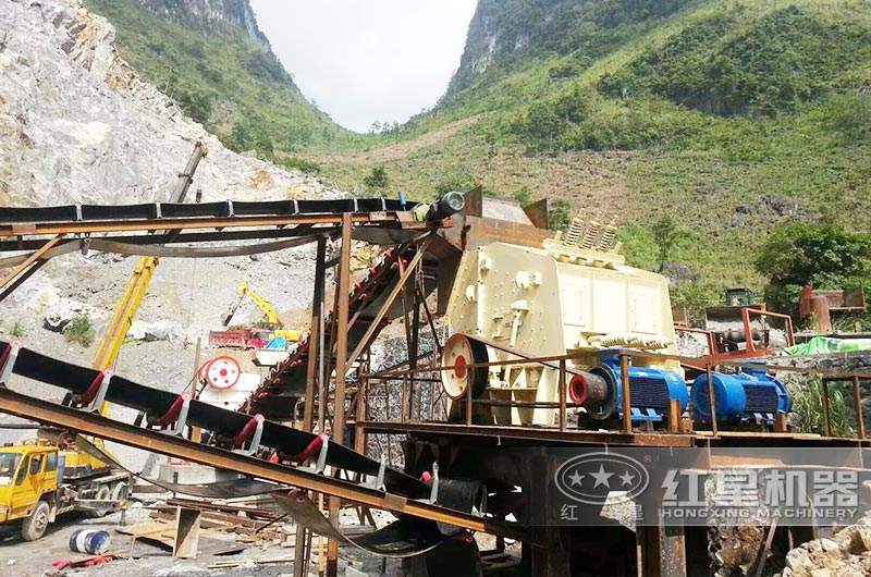 山東時產300噸石灰石生產現場